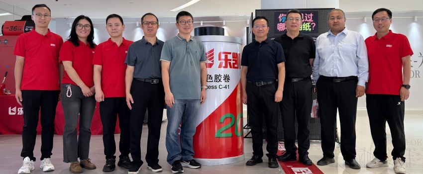 樂凱膠片國慶亮相保定萬博廣場，8天沉浸式體驗(yàn)點(diǎn)燃市民光影熱情